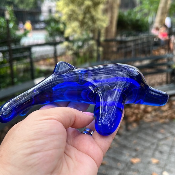 VINTAGE ROYAL BLUE ACRYLIC LUCITE DOLPHIN SCULPTURE STATUE JONATHAN ADLER STYLE